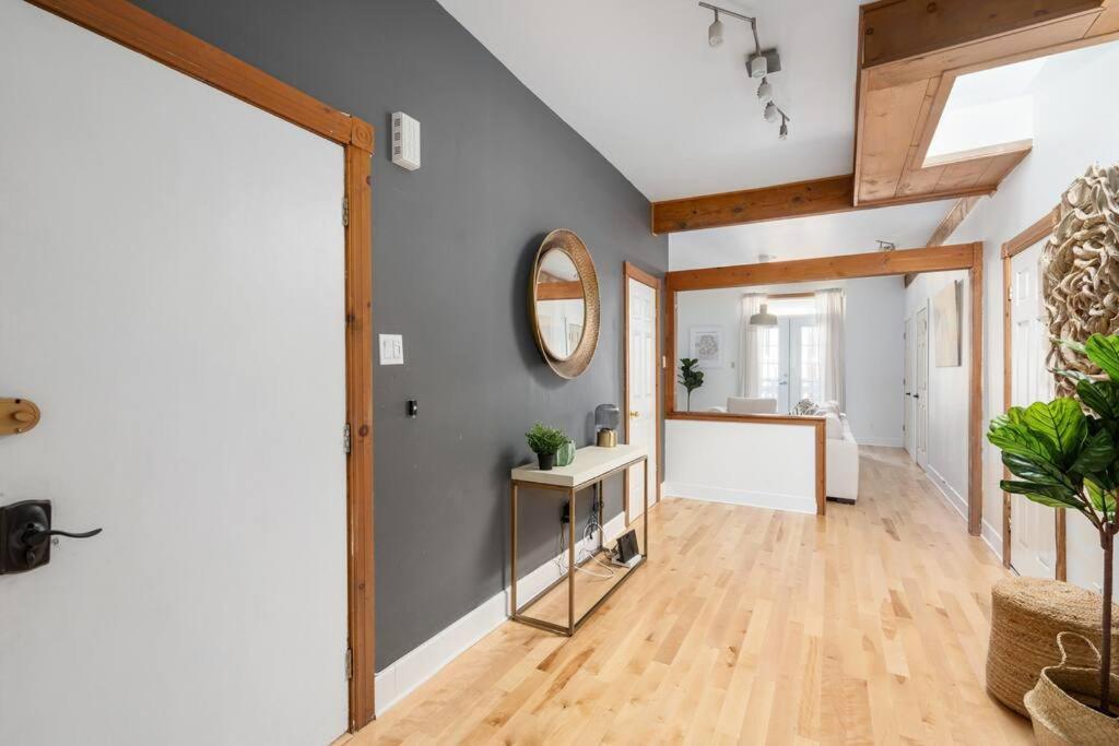 Chic Mile-End 3Br Getaway - Free Parking, Sleeps 8 Apartment Montreal Exterior photo